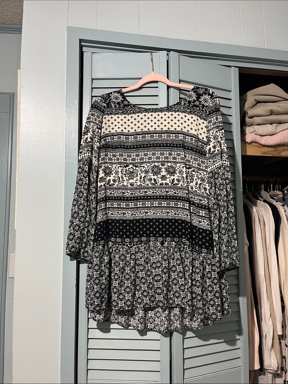 T2 Love Black and White Mixed Print Long Sleeve Dress